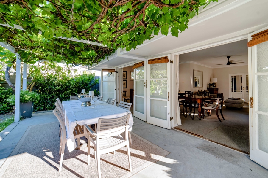 8 Bedroom Property for Sale in Claremont Western Cape